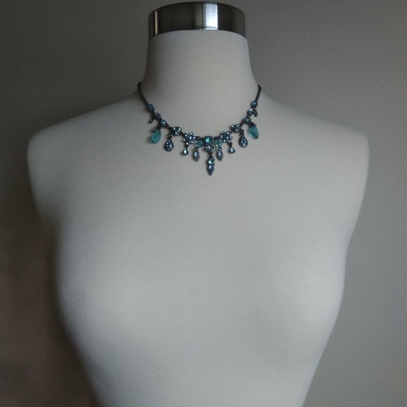 Jewel Box - OS Blue Statement Necklace - Picture 2 of 4